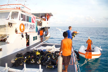 M/Y Sakura dive deck